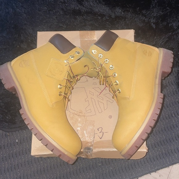 CONSTRUCTION TIMBERLAND 
SCUFF PROOF WHEAT - Picture 2 of 6
